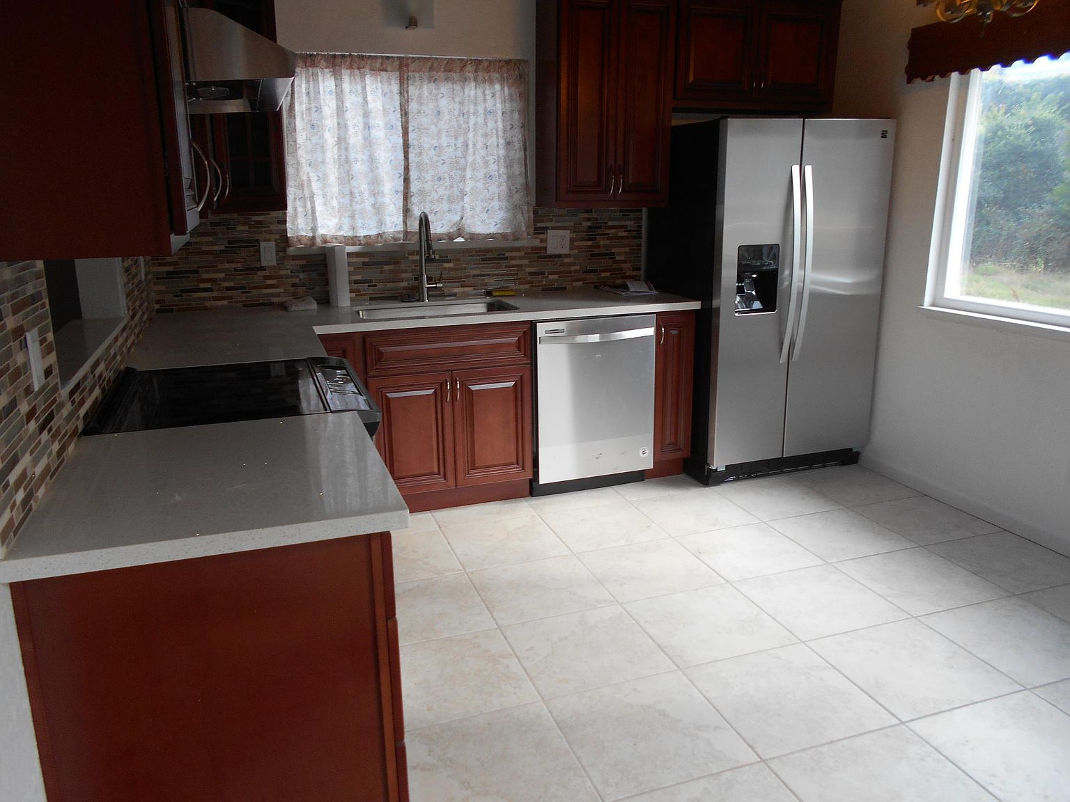122 Jessie St photo 3