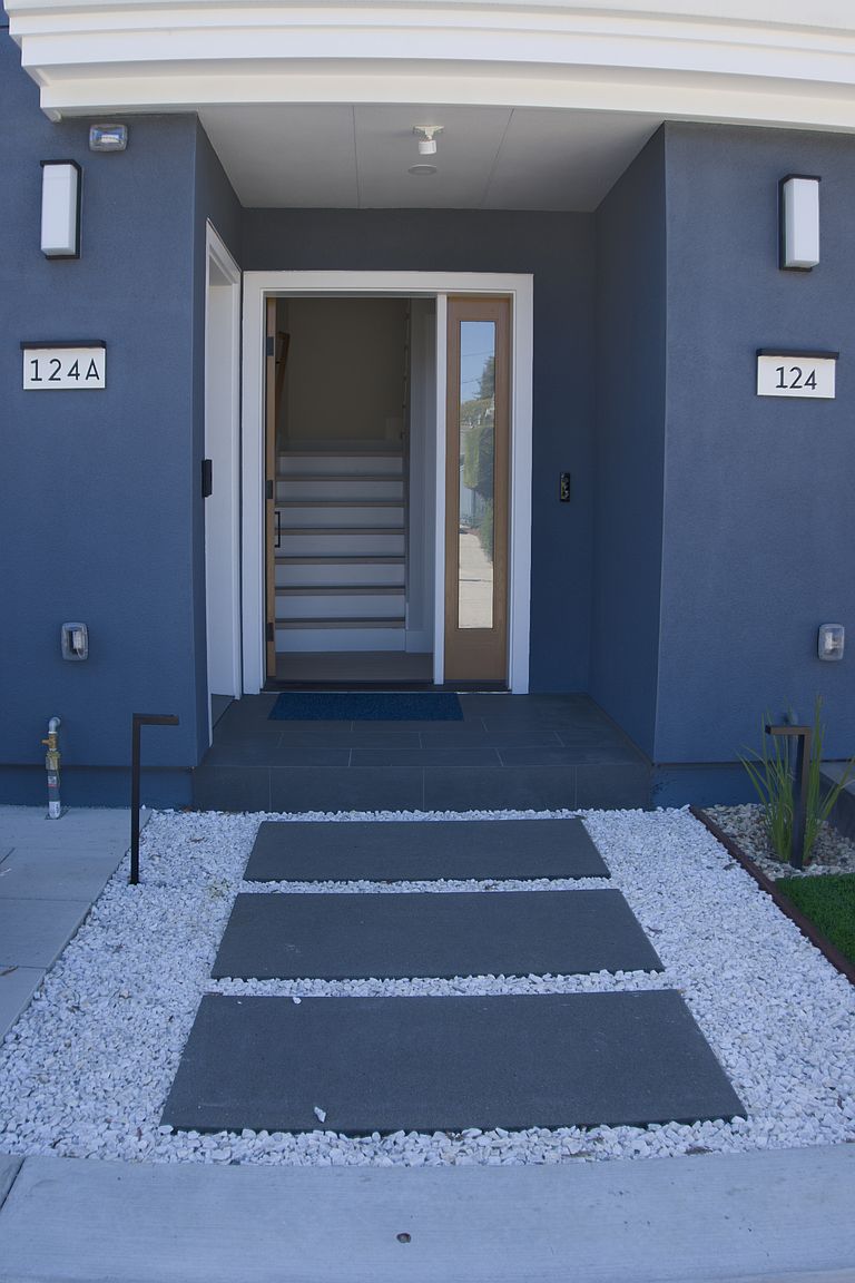 124 Marine Parade photo 3