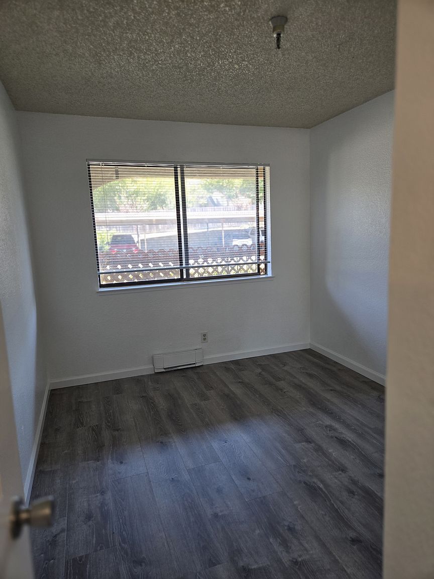 375 Clifford Ave Watsonville, CA 95076 photo 3