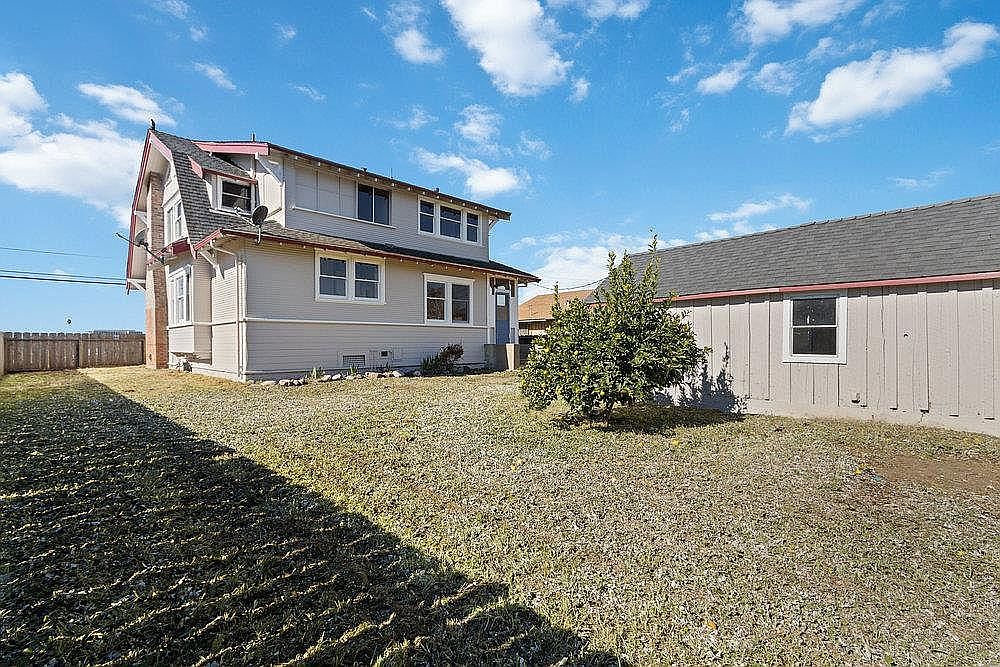 142 Blackburn St photo 2