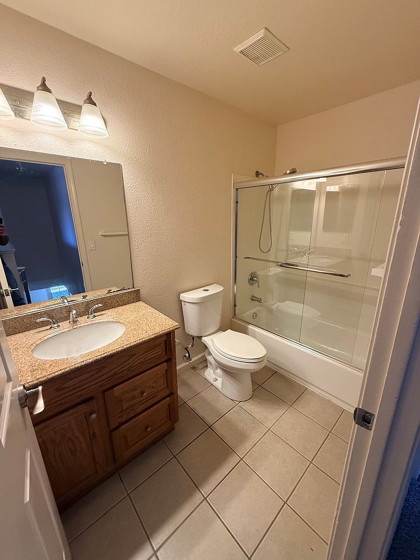 422 Baron Ct photo 5