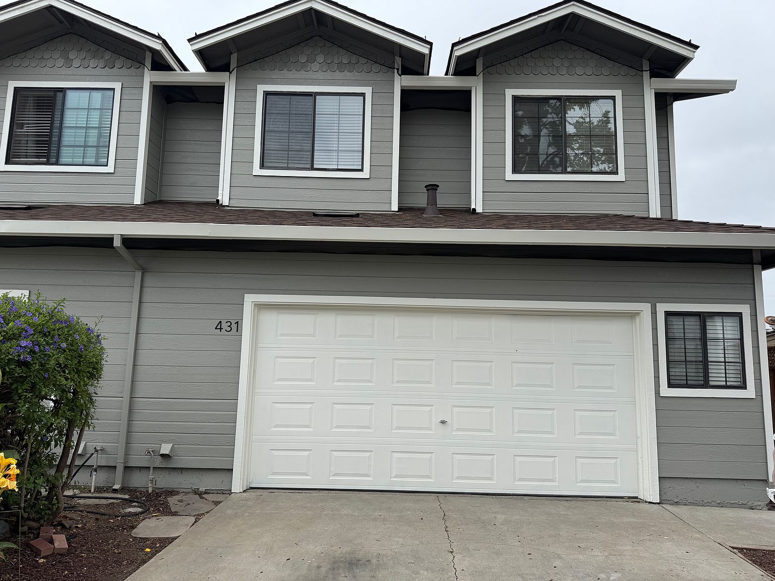 422 Baron Ct photo 2