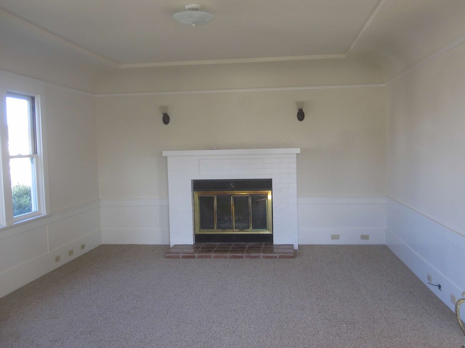 14 E High St photo 5
