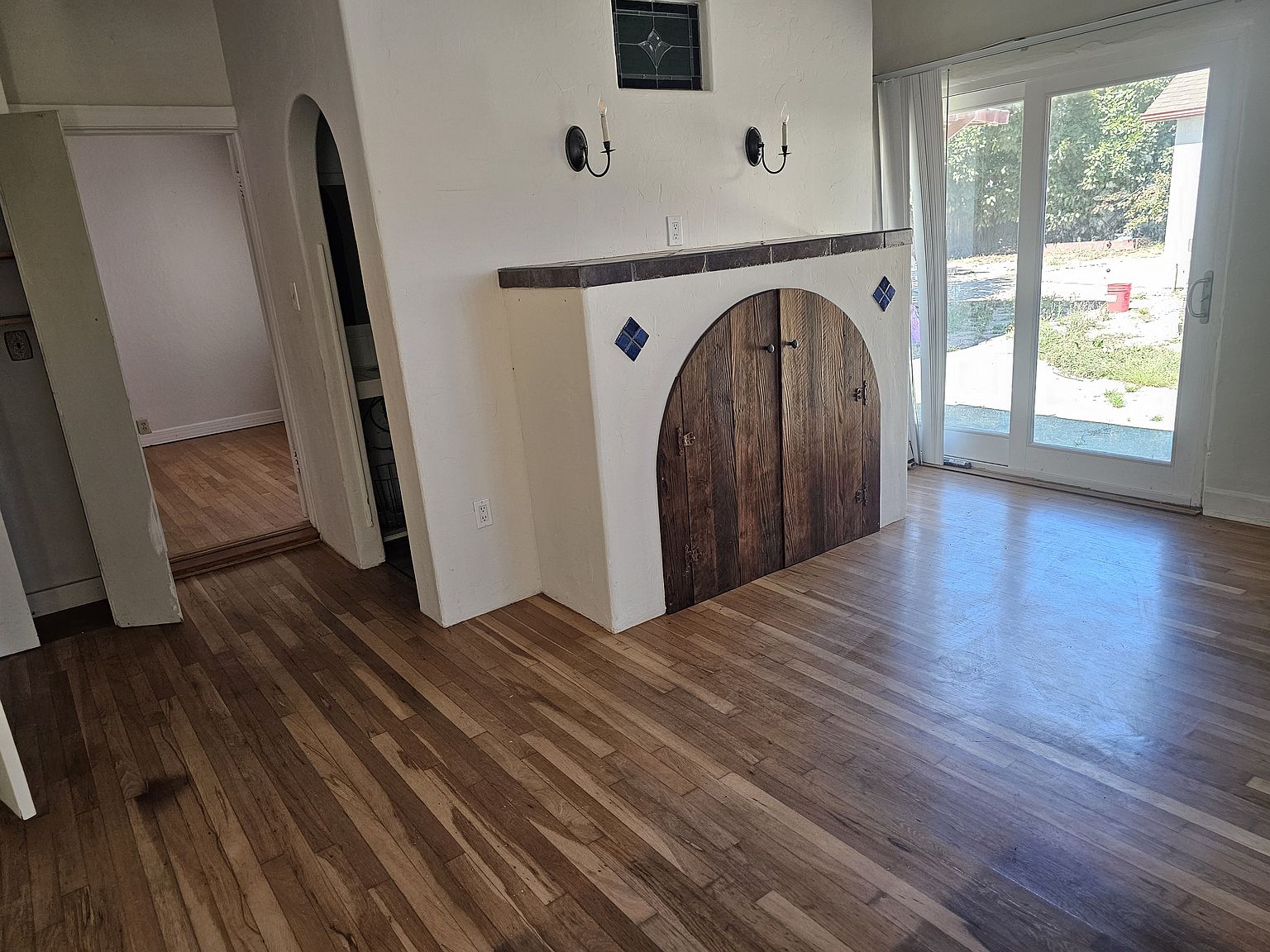 629 Palm Ave photo 2