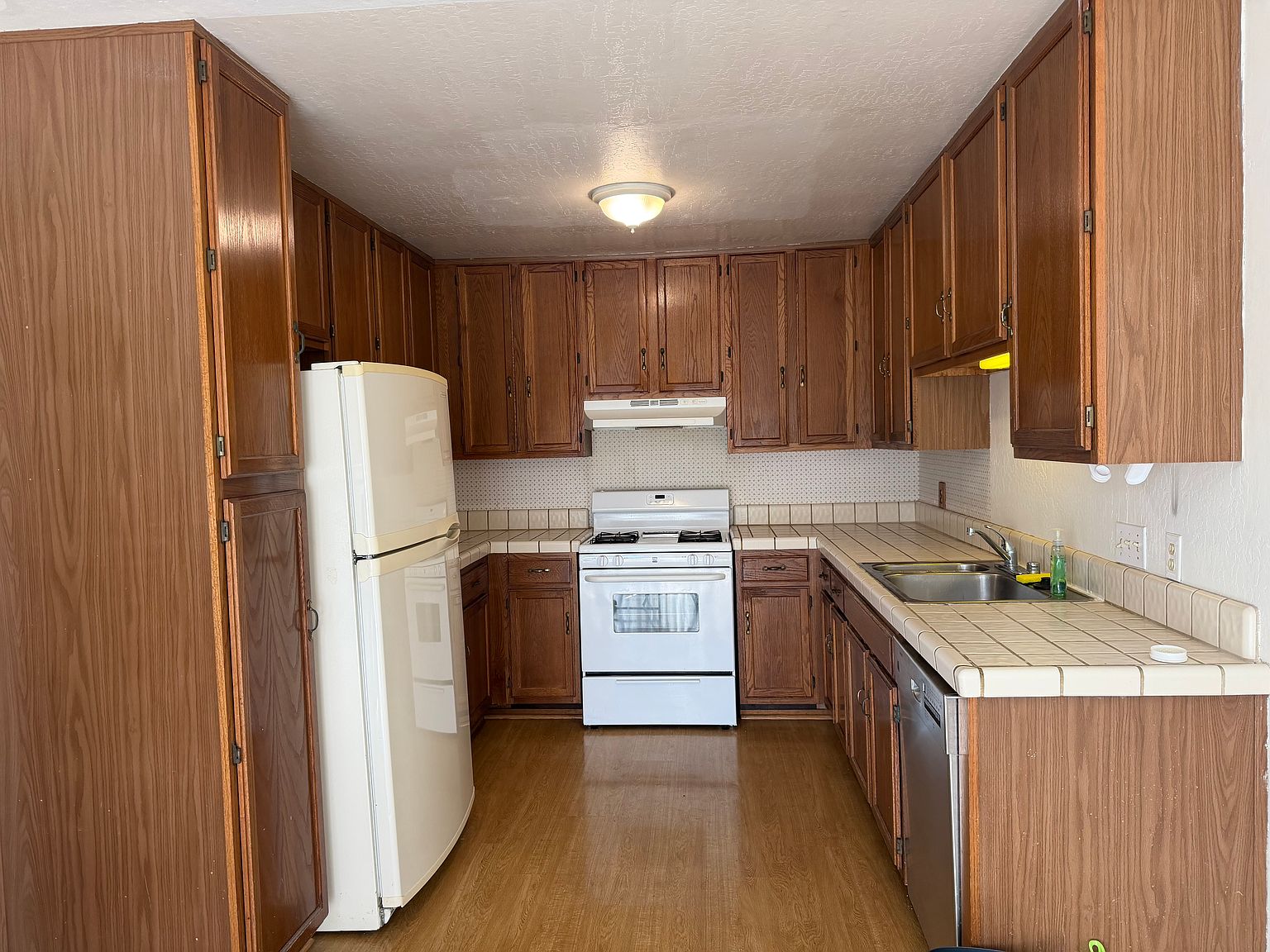 244 Green Meadow Dr photo 5