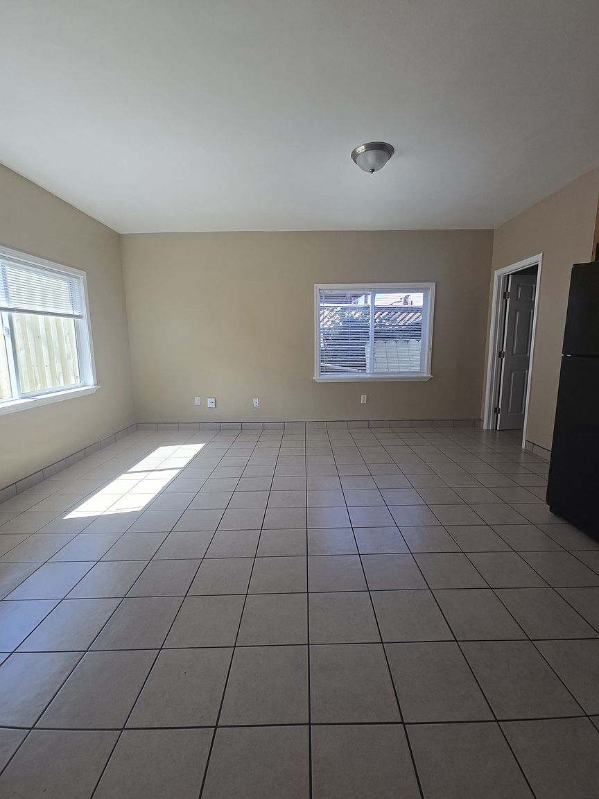 19 Atkinson Ln photo 2
