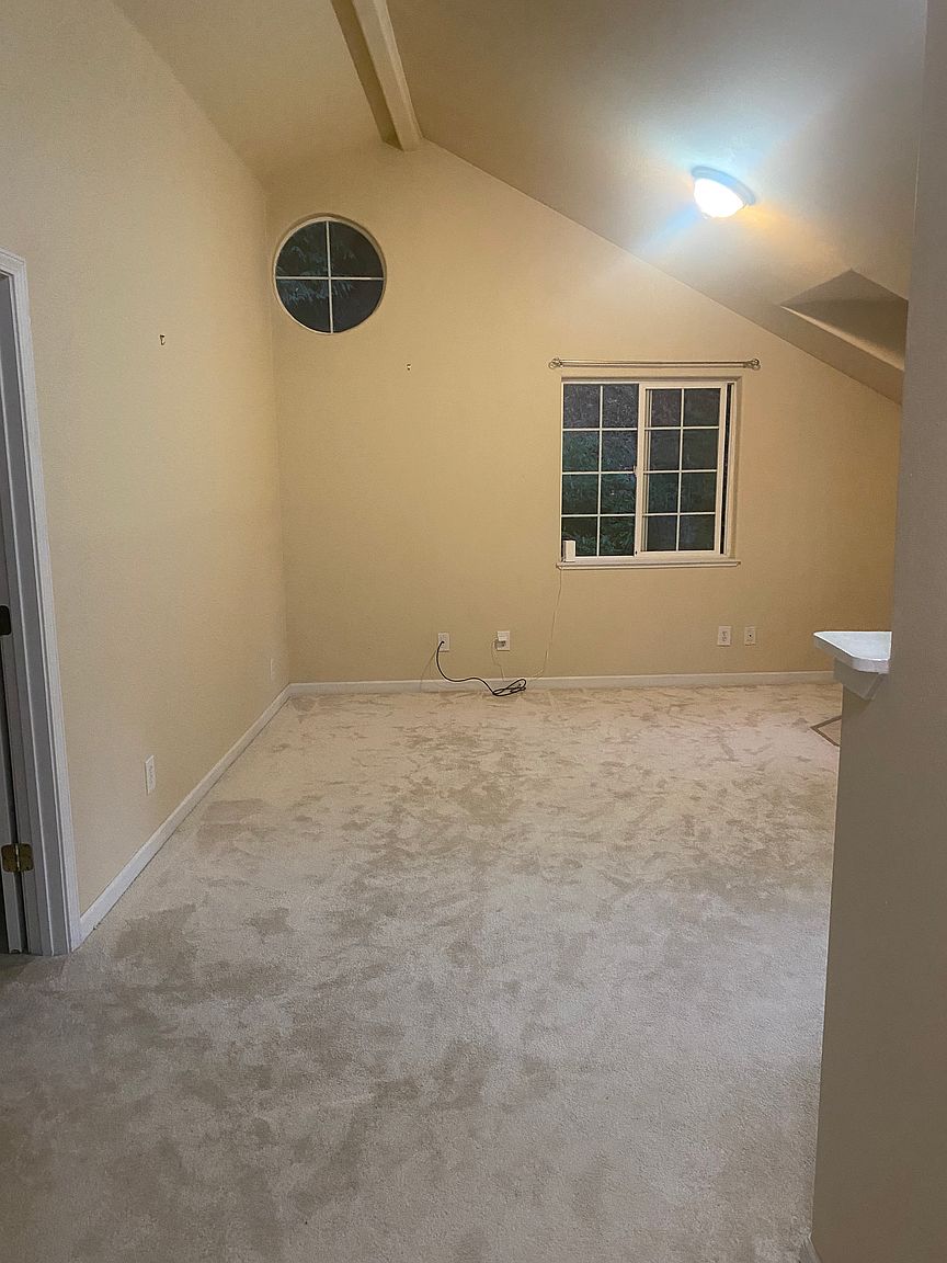 660 Tabor Way photo 2