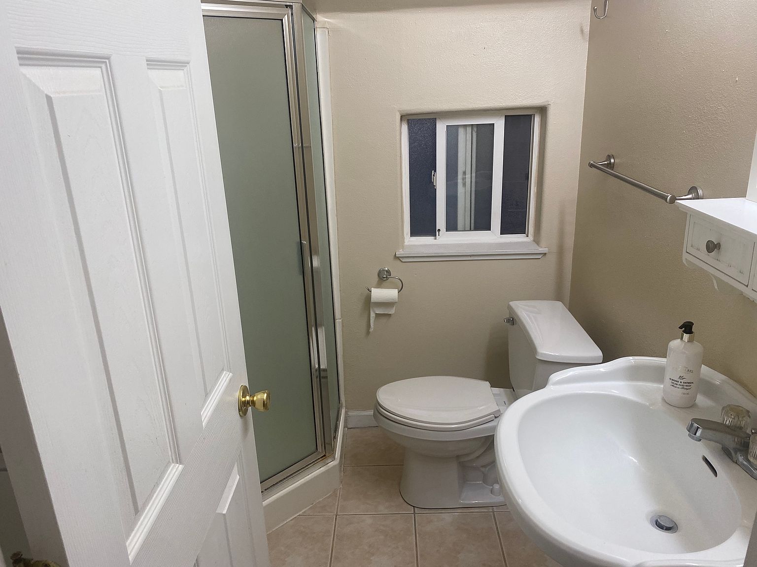 660 Tabor Way photo 4