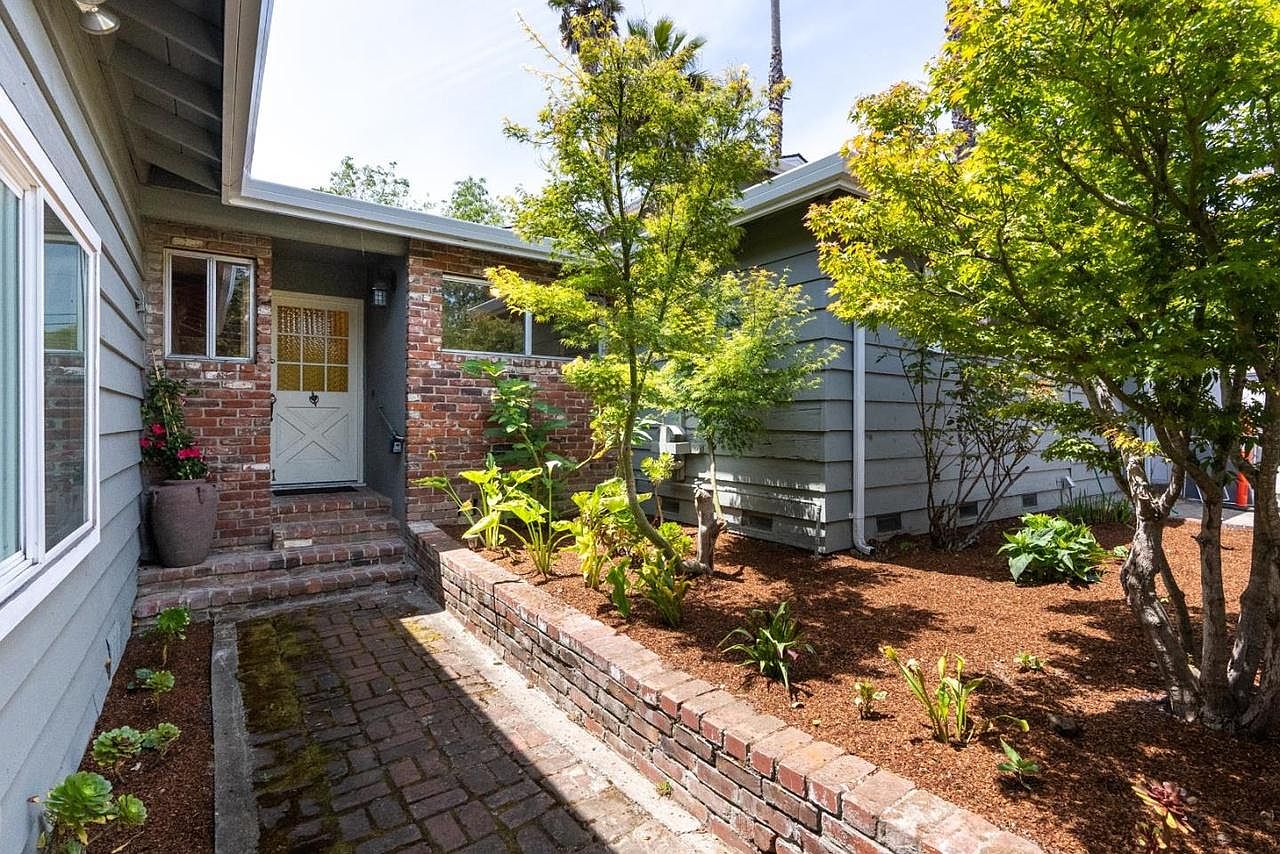 3561 Thurber Ln photo 2
