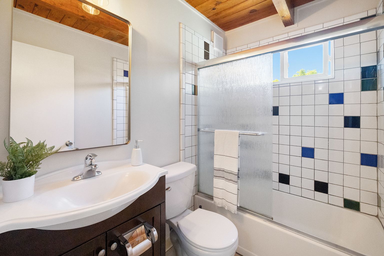 1375 Brommer Way photo 3