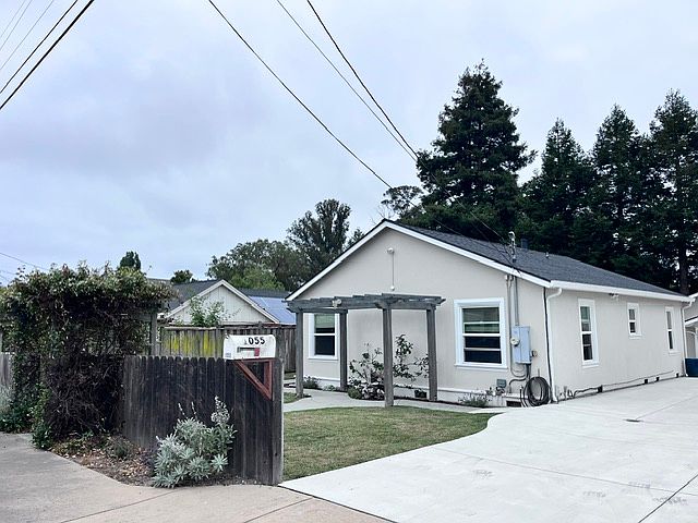 Others on El Dorado Ave · Santa Cruz photo 4