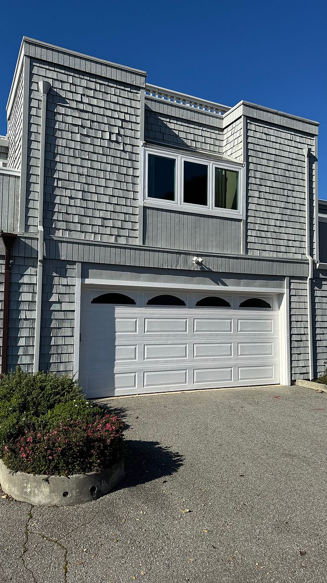 454 6th Ave photo 3