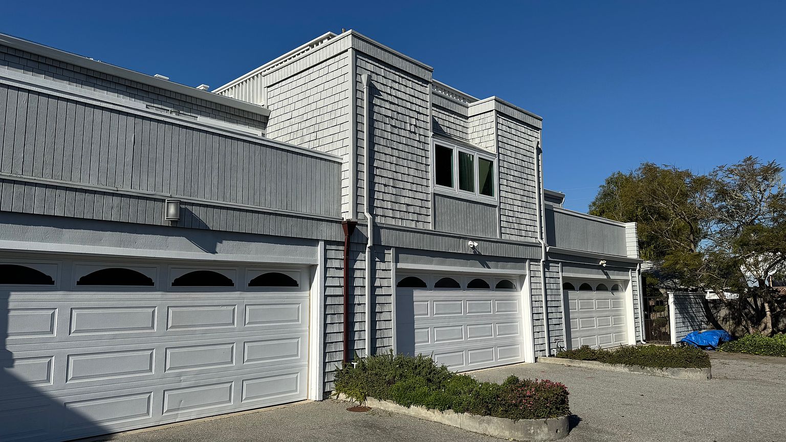 454 6th Ave photo 4