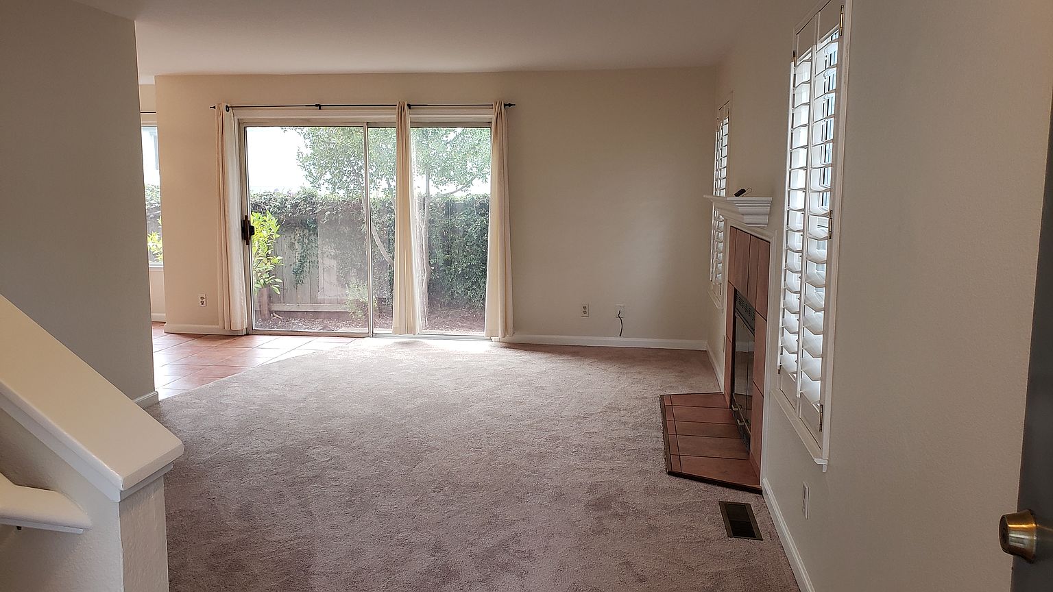 2566 Valerie Ct photo 3