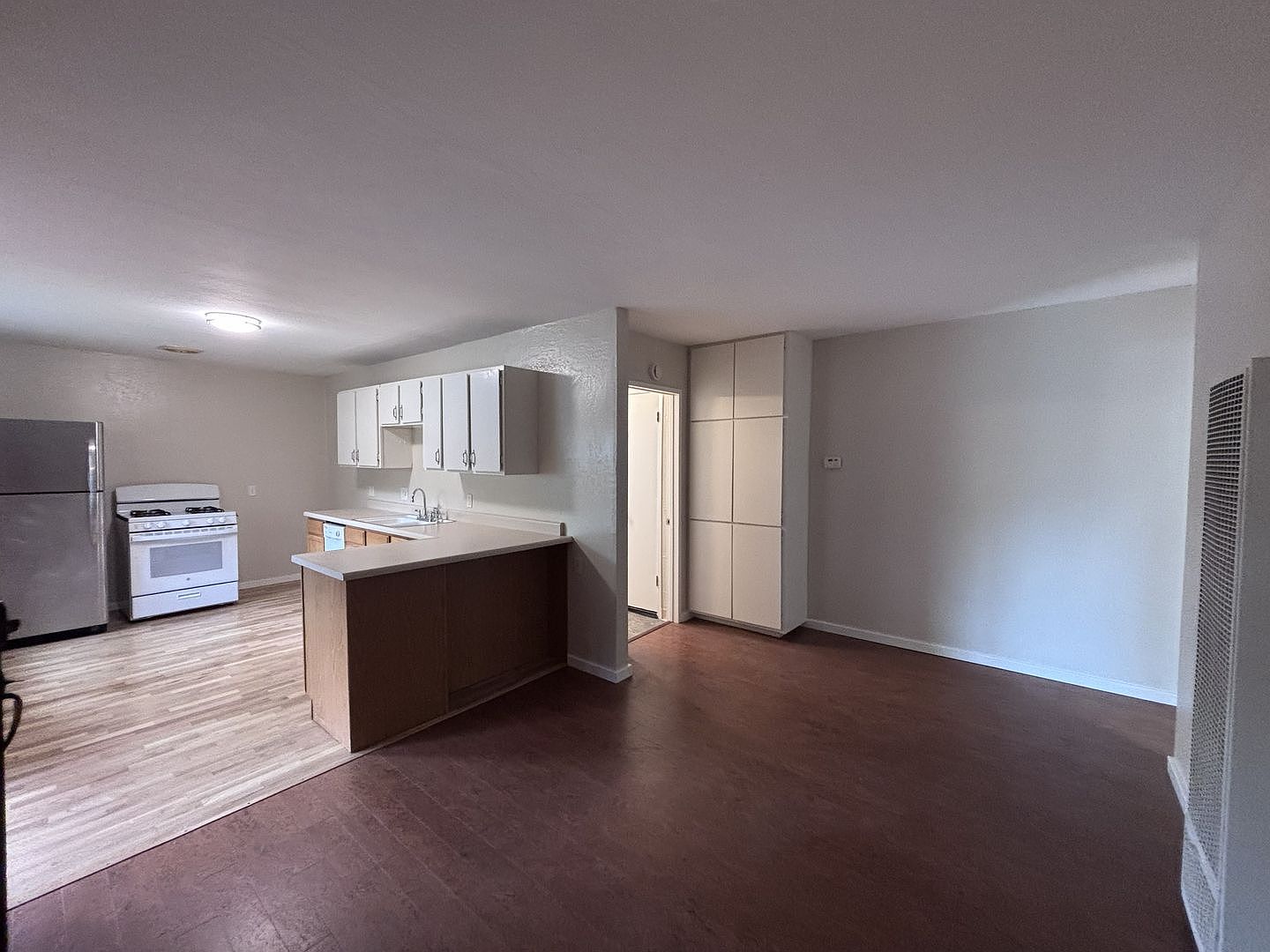 4441 W Walnut St photo 5