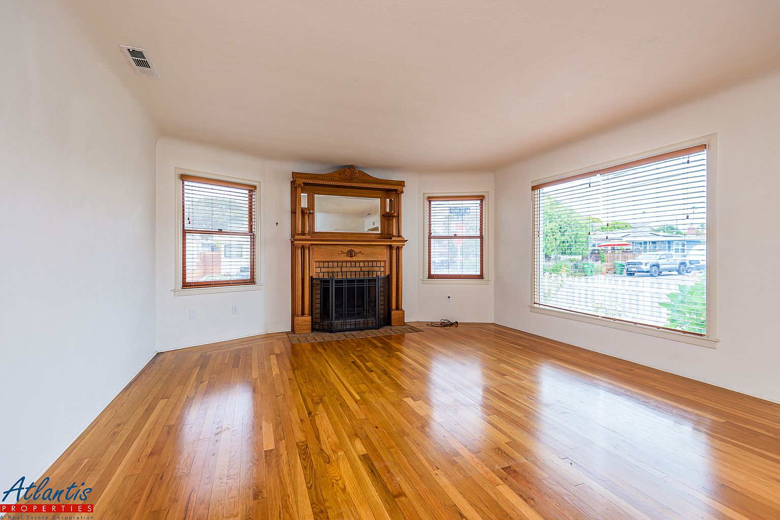 3BR/1BA Single Family House on 47th Ave · Capitola photo 4