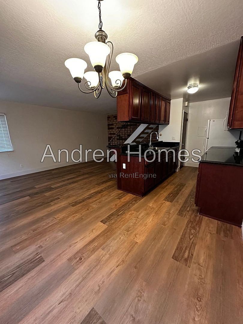 1540 42nd Ave photo 3