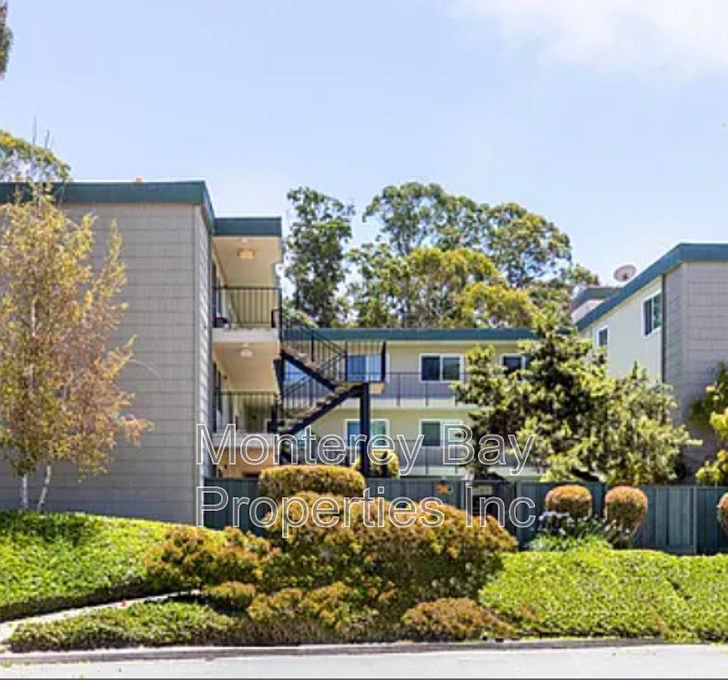 825 Balboa Ave Capitola, CA 95010 photo 3