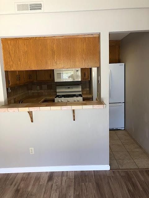 6246 Cabot Ct photo 4