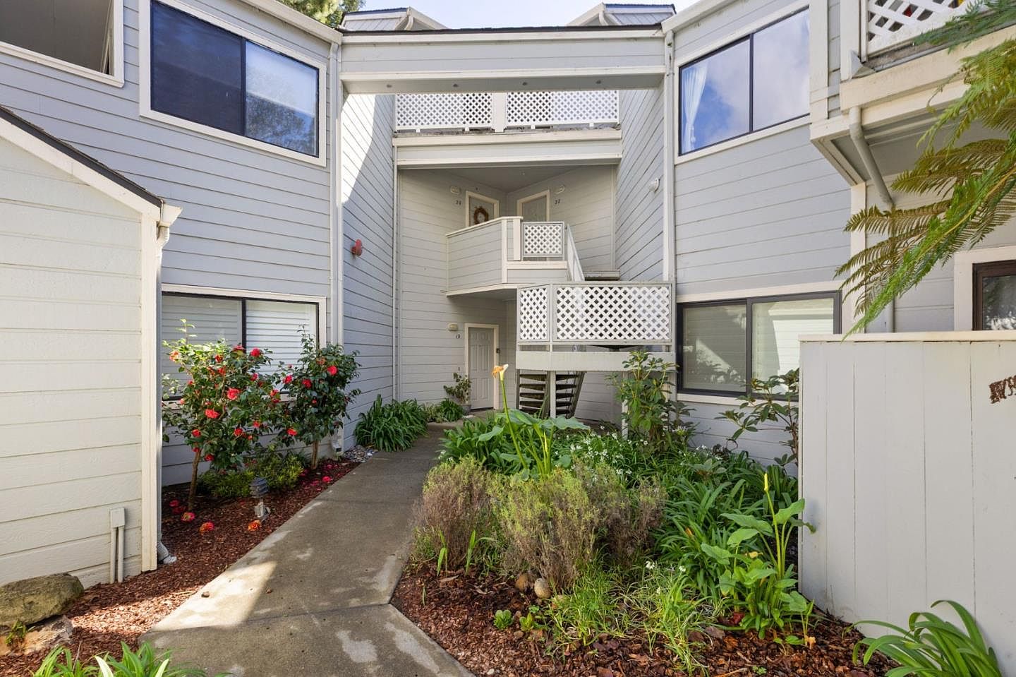 2603 Willowbrook Ln photo 3