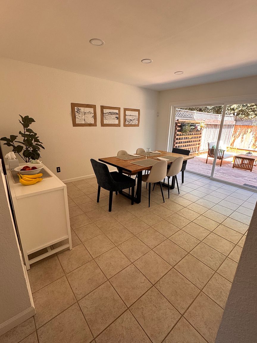 295 Silverfish Ct photo 5