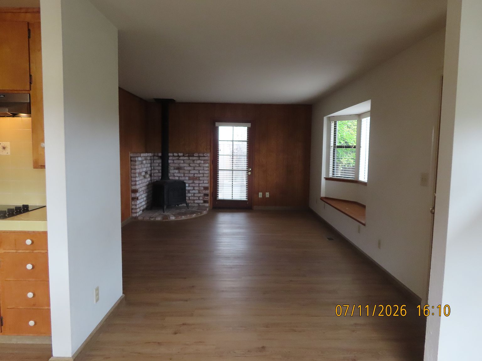 610 Maple St photo 4