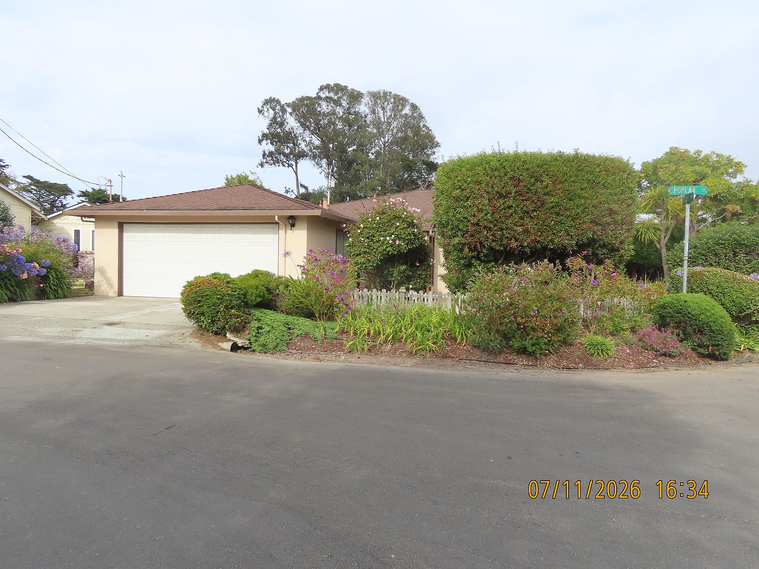 610 Maple St photo 3