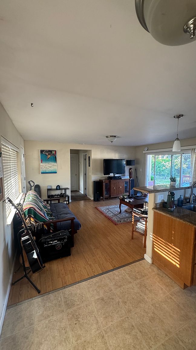 223 Poplar St photo 5