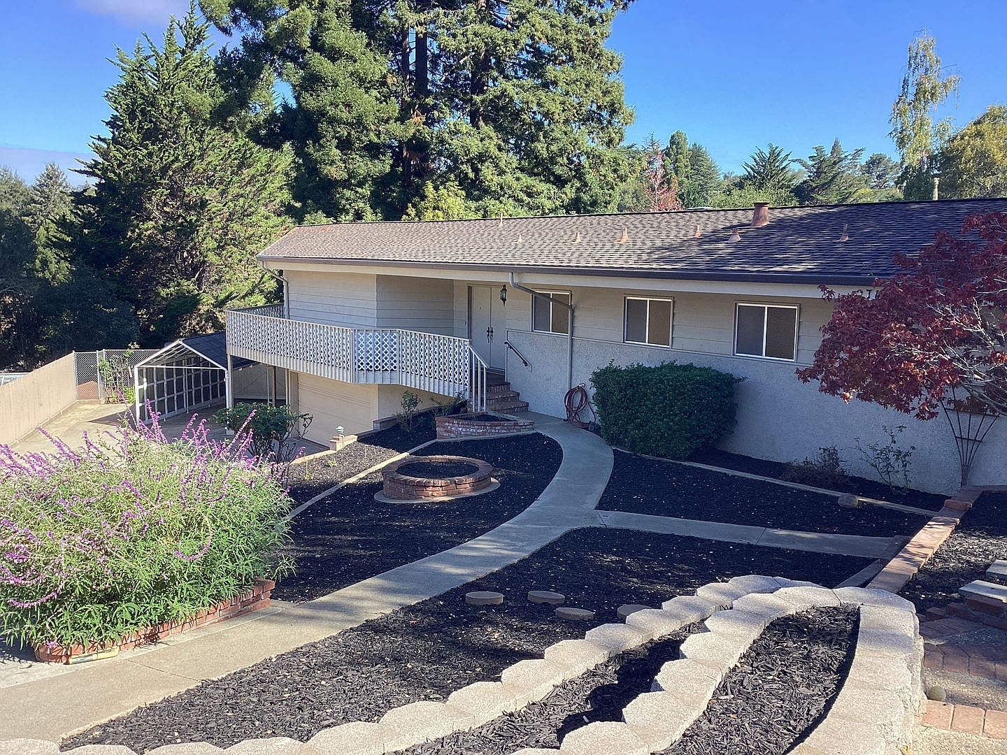 271 Bowen Ave photo 4