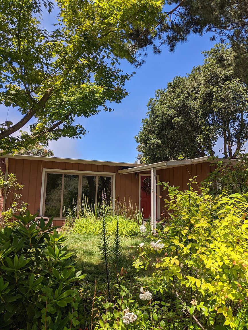 308 Townsend Dr photo 2