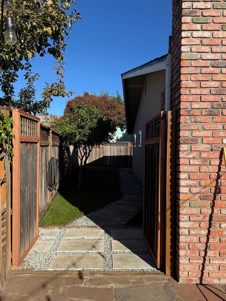 307 Martin Dr photo 3