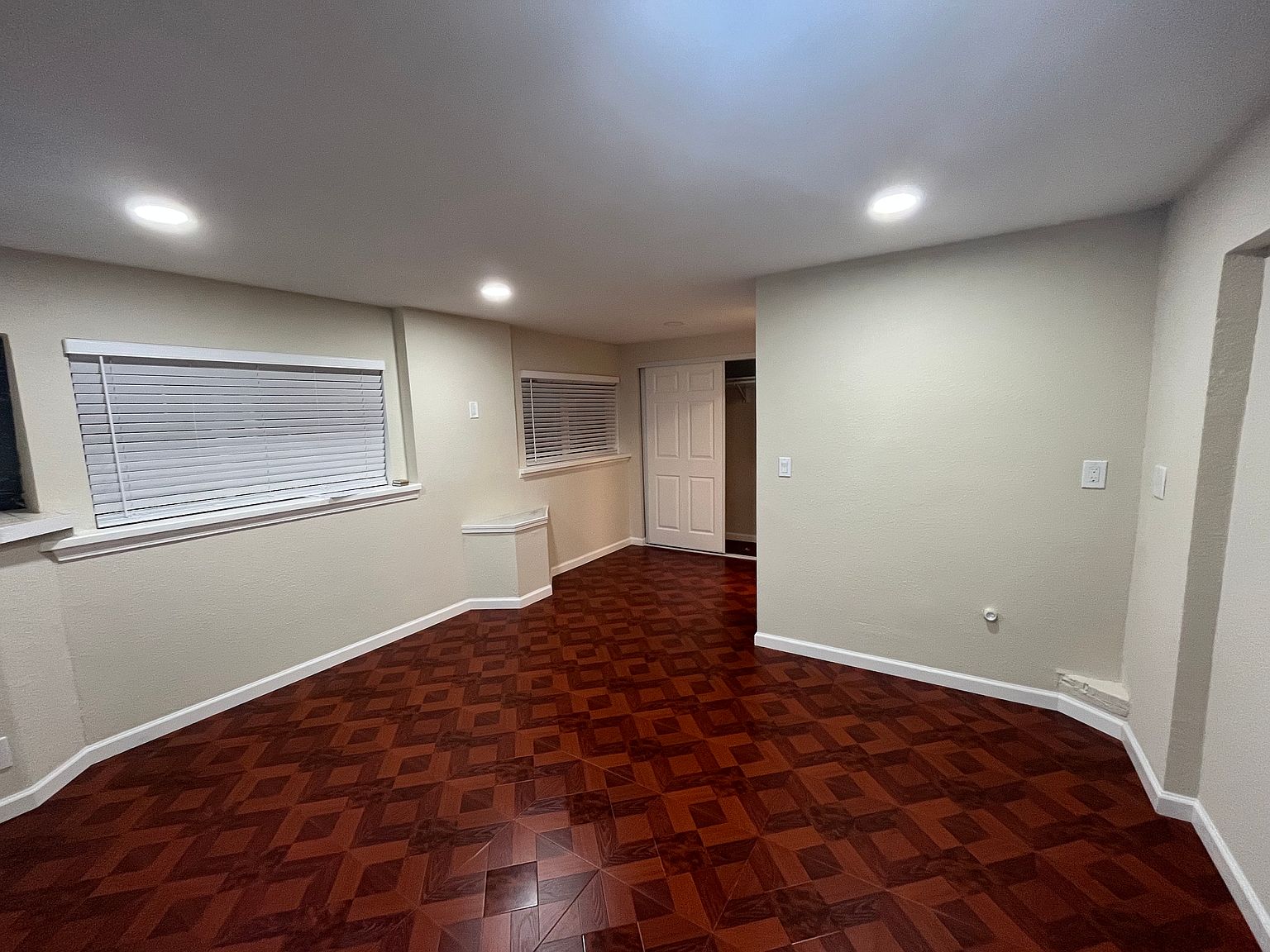 512 Bonita Dr photo 3