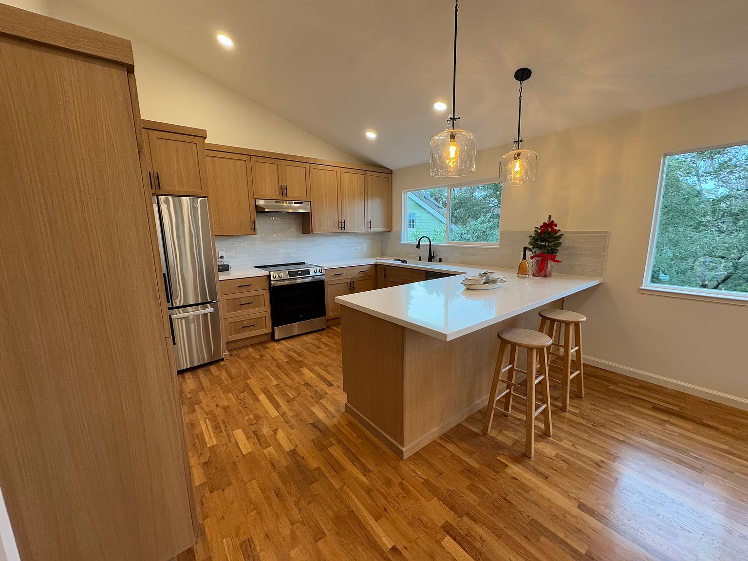 615 Encino Dr photo 2