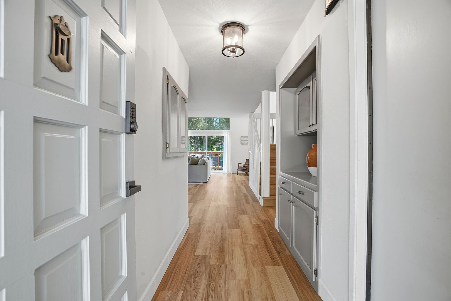 372 Belle Monti Ave photo 3