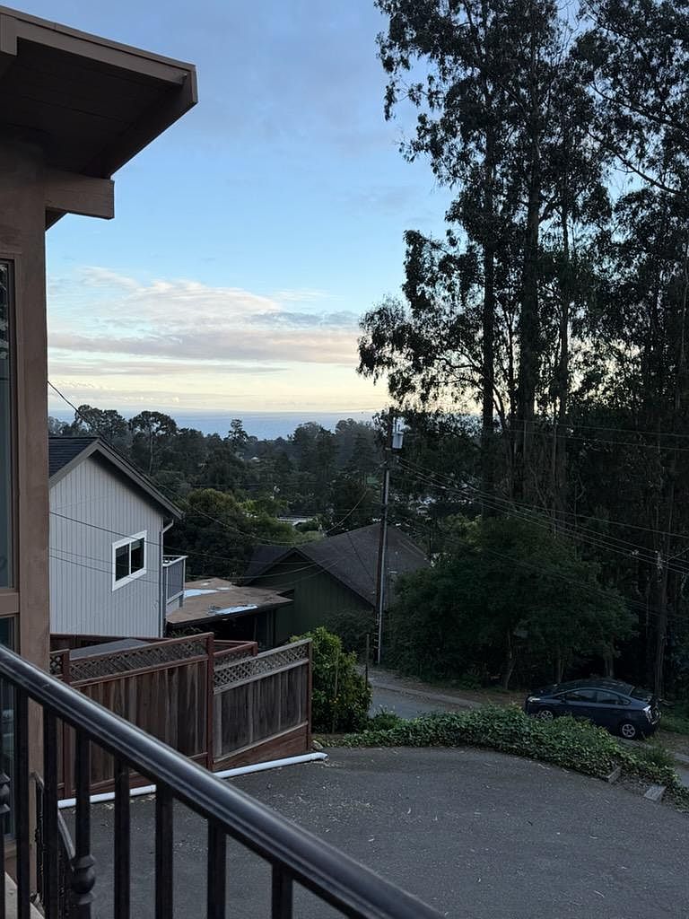 2BR/2BA Single Family House on Santa Marguarita Dr · Aptos photo 4