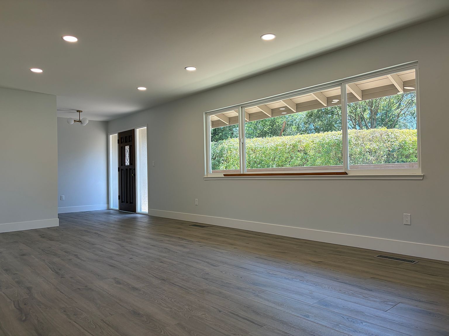 446 Semple Ave photo 3