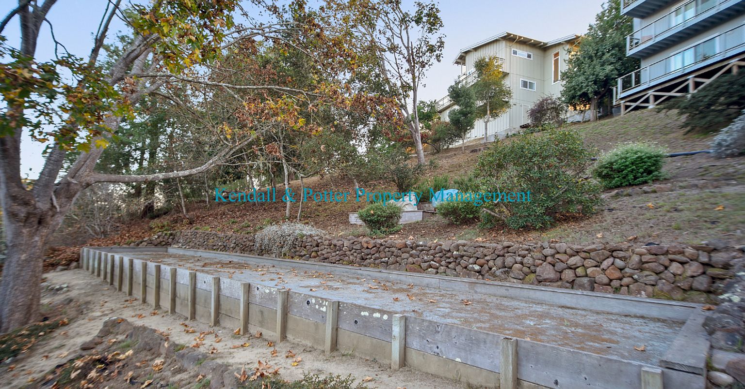 544 Cuesta Dr unit 544 photo 4