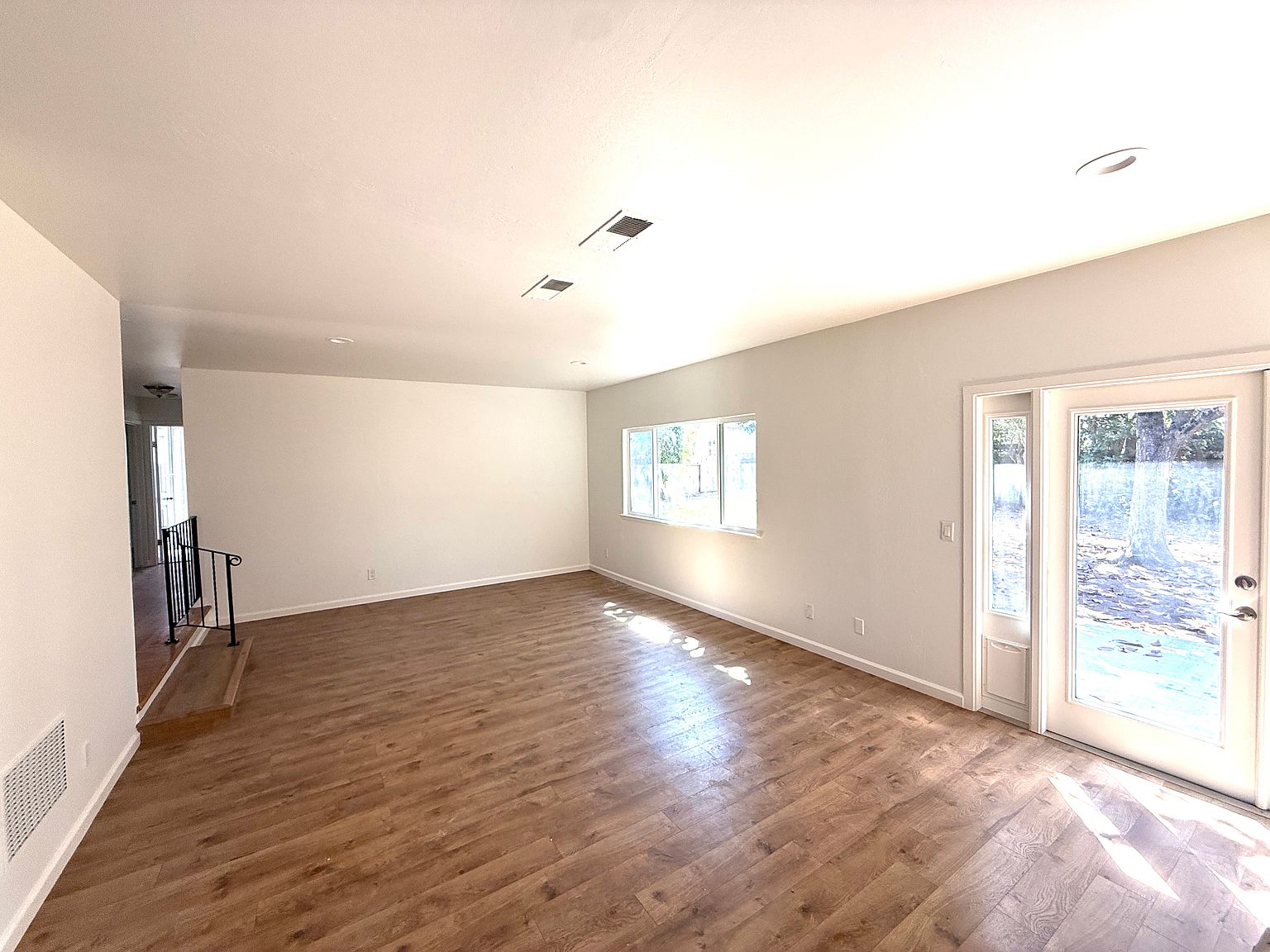 230 Mesa Verde Dr photo 2