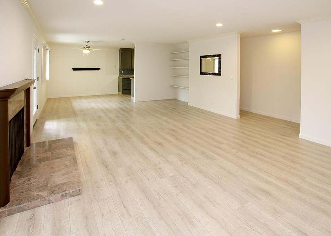 1702 Dolphin Dr photo 3