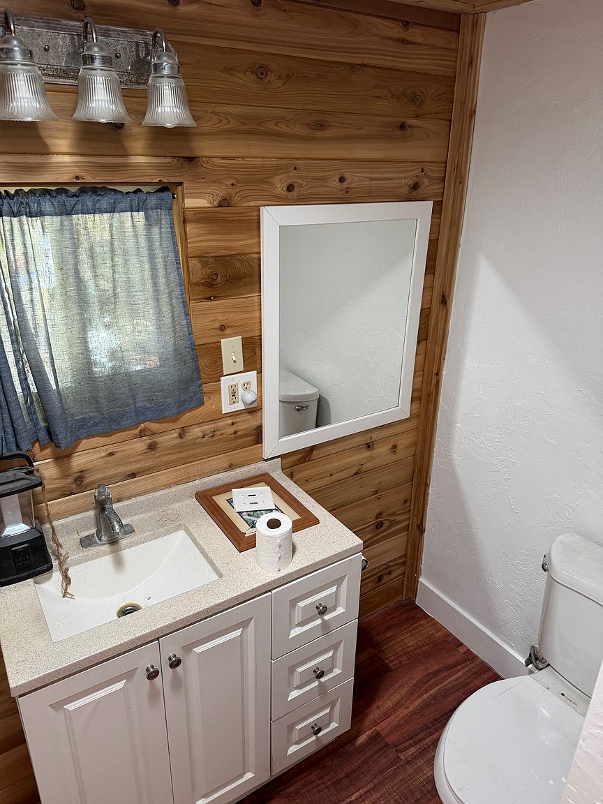 600 Wolverine Way photo 5