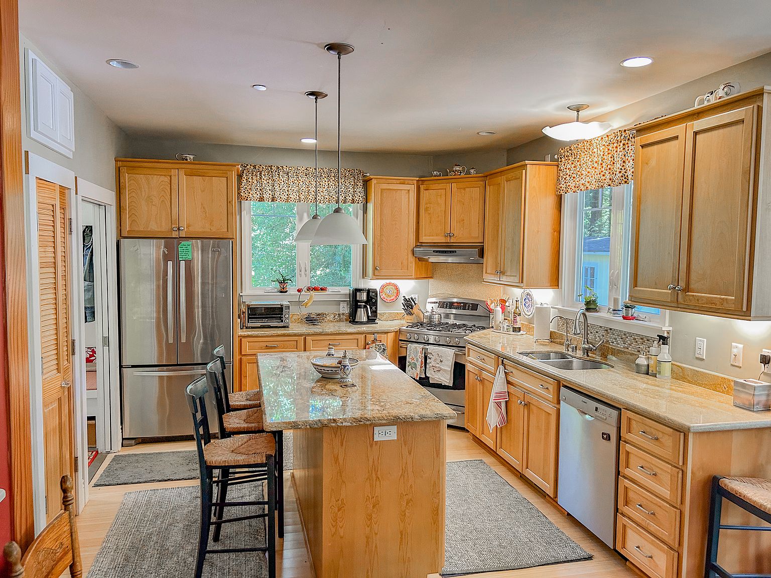 10020 Riverside Dr photo 4