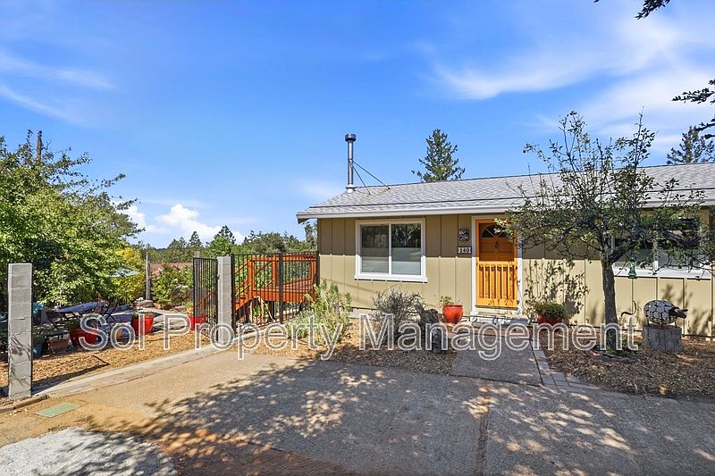 140 Spaten Way Santa Cruz, CA 95060 photo 2