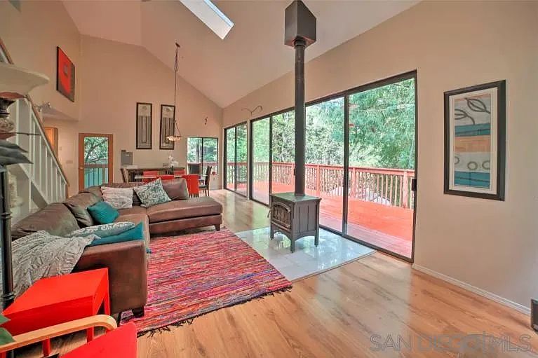 16885 Laurel Rd photo 5