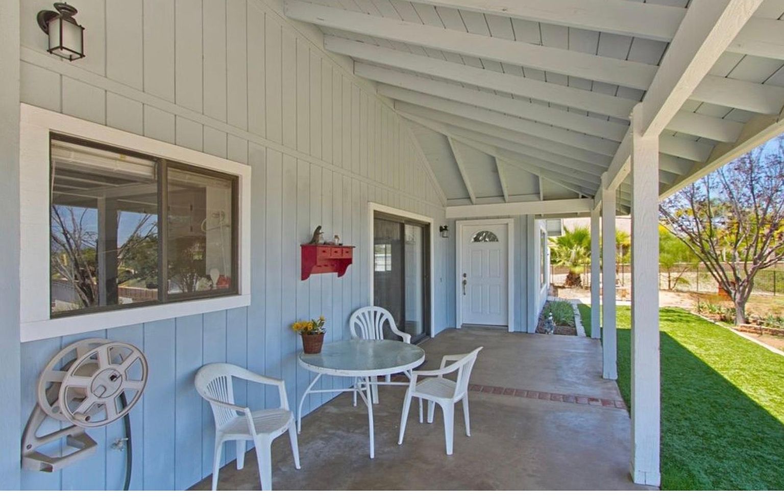 1776 E Alvarado St photo 3