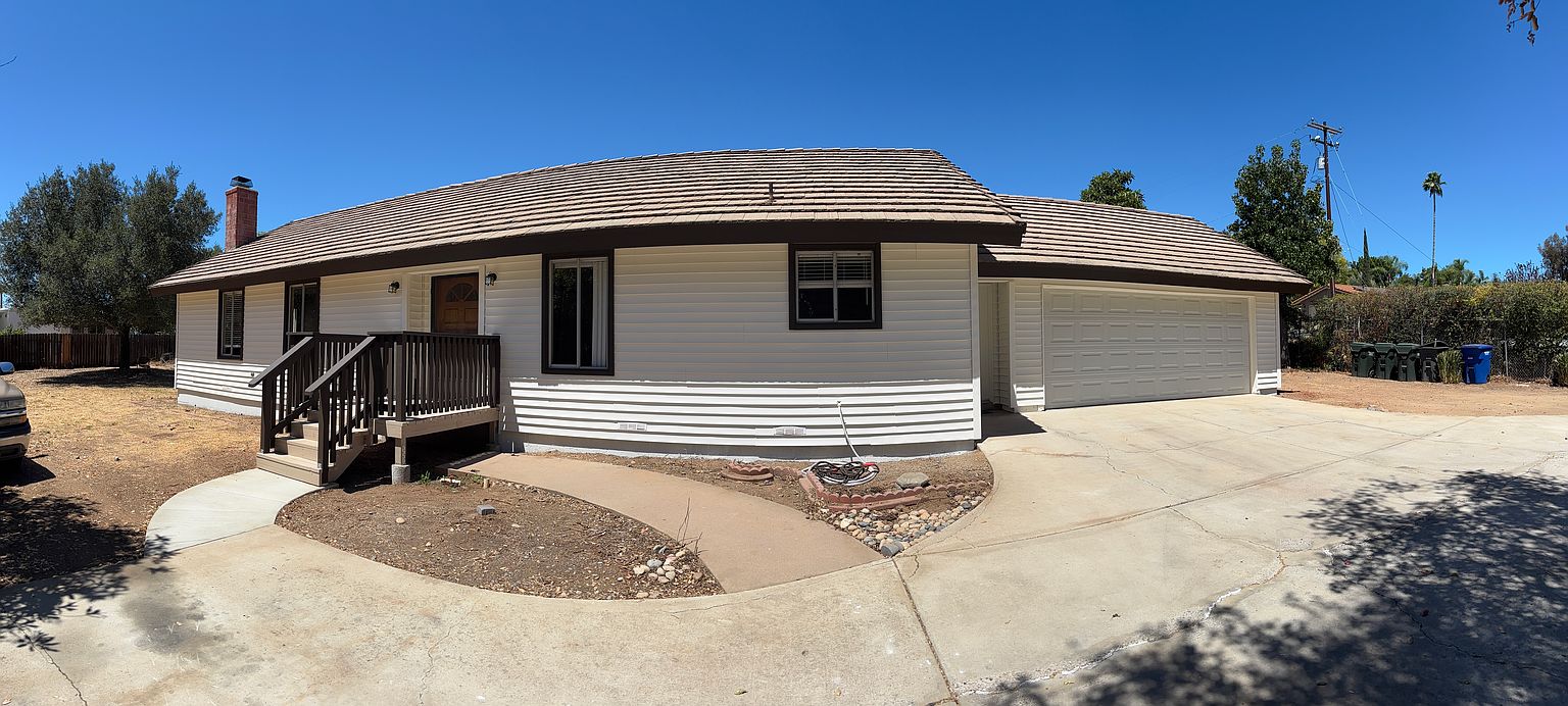 834 Hillpark Ln photo 2