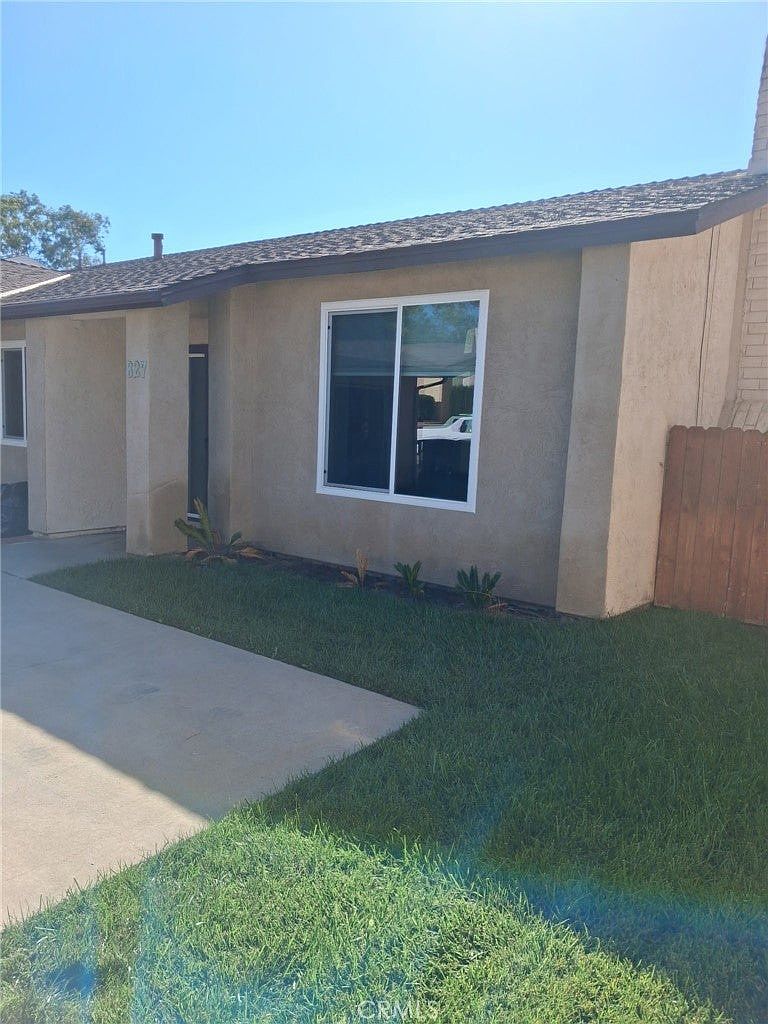 827 Willow Tree Ln photo 5