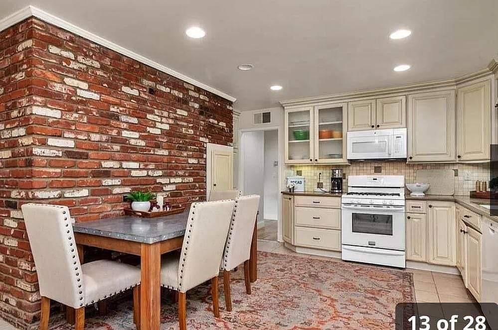 830 Cookie Ln photo 2
