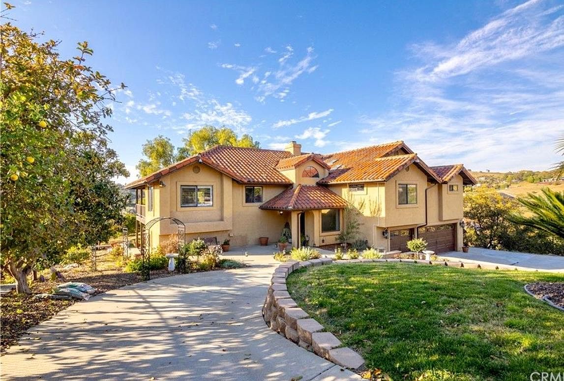 3616 Lupine Ln photo 2