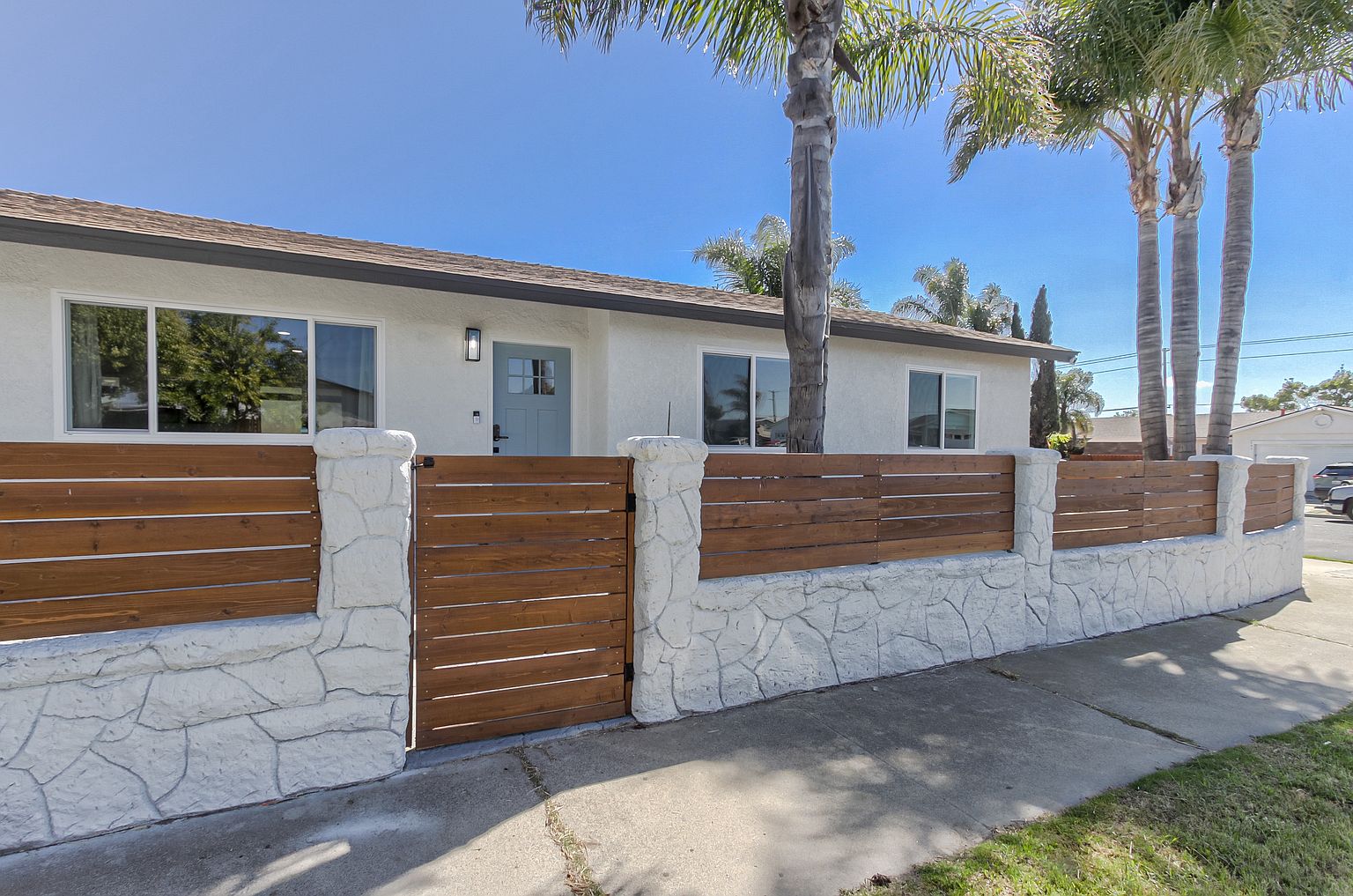 644 Arthur Ave photo 2