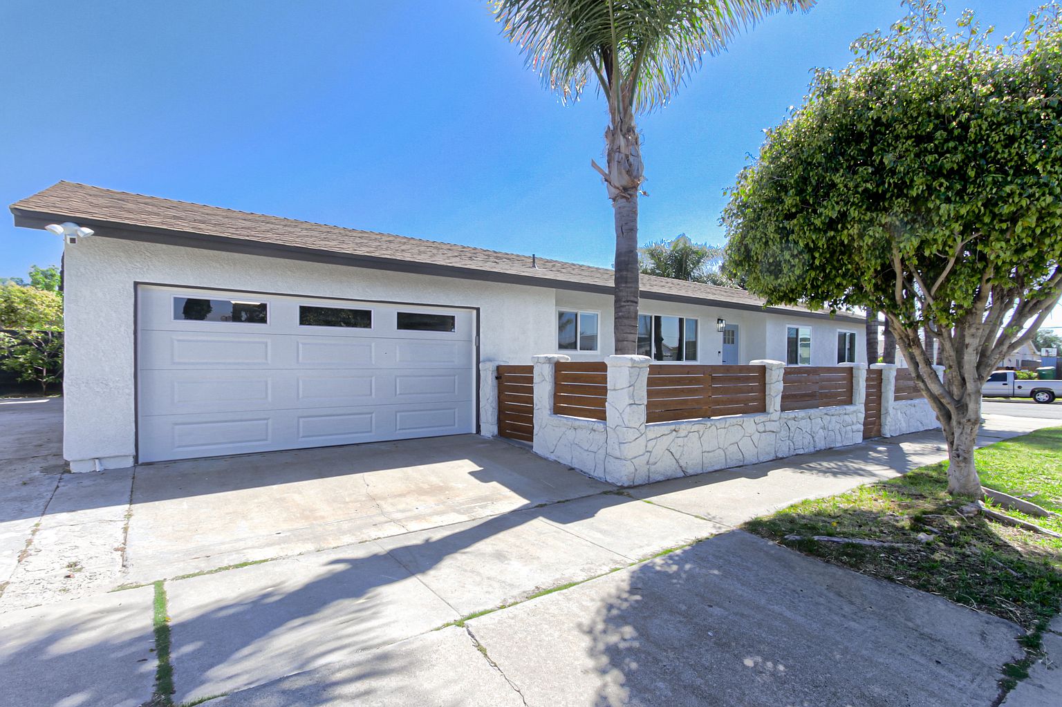 644 Arthur Ave photo 4